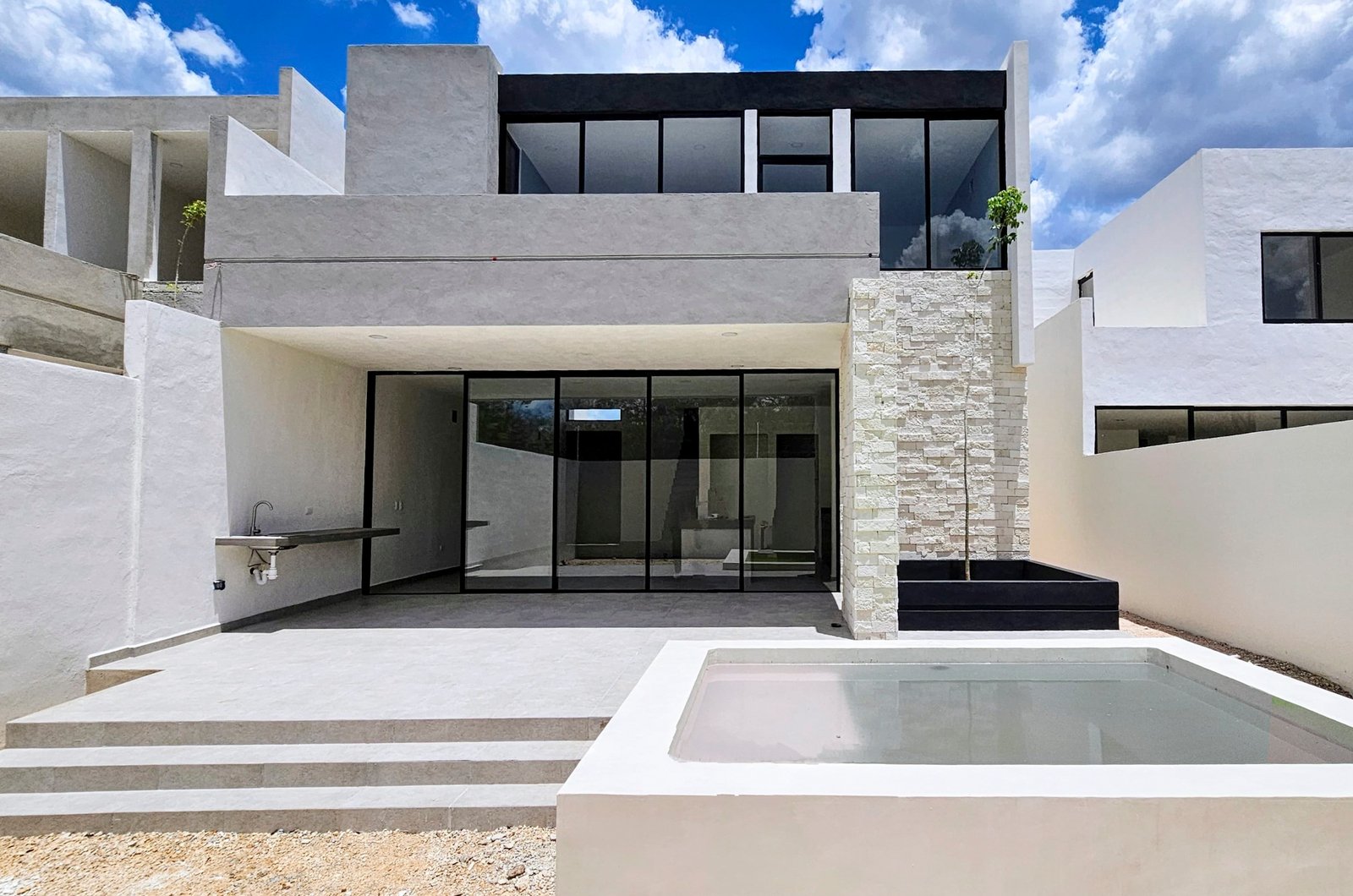 1772-Casa-en-venta-cholul-merida-morera-3-recamaras-cochera-y-terraza-techada (2).jpg